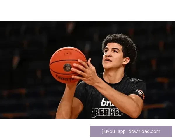 Shams：卡里姆洛佩兹参选有望首轮被选中创造墨西哥裔历史